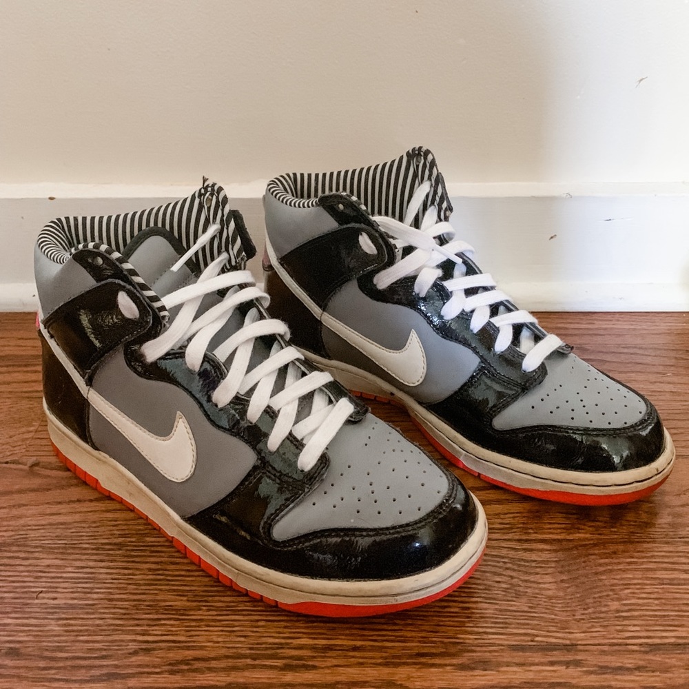 Nike Dunk High - Black, Grey and Pink